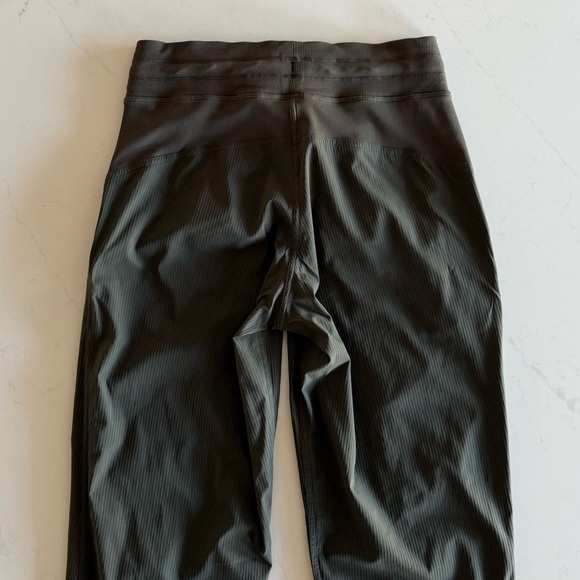 lululemon dance studio jogger 29” - Picture 4 of 16